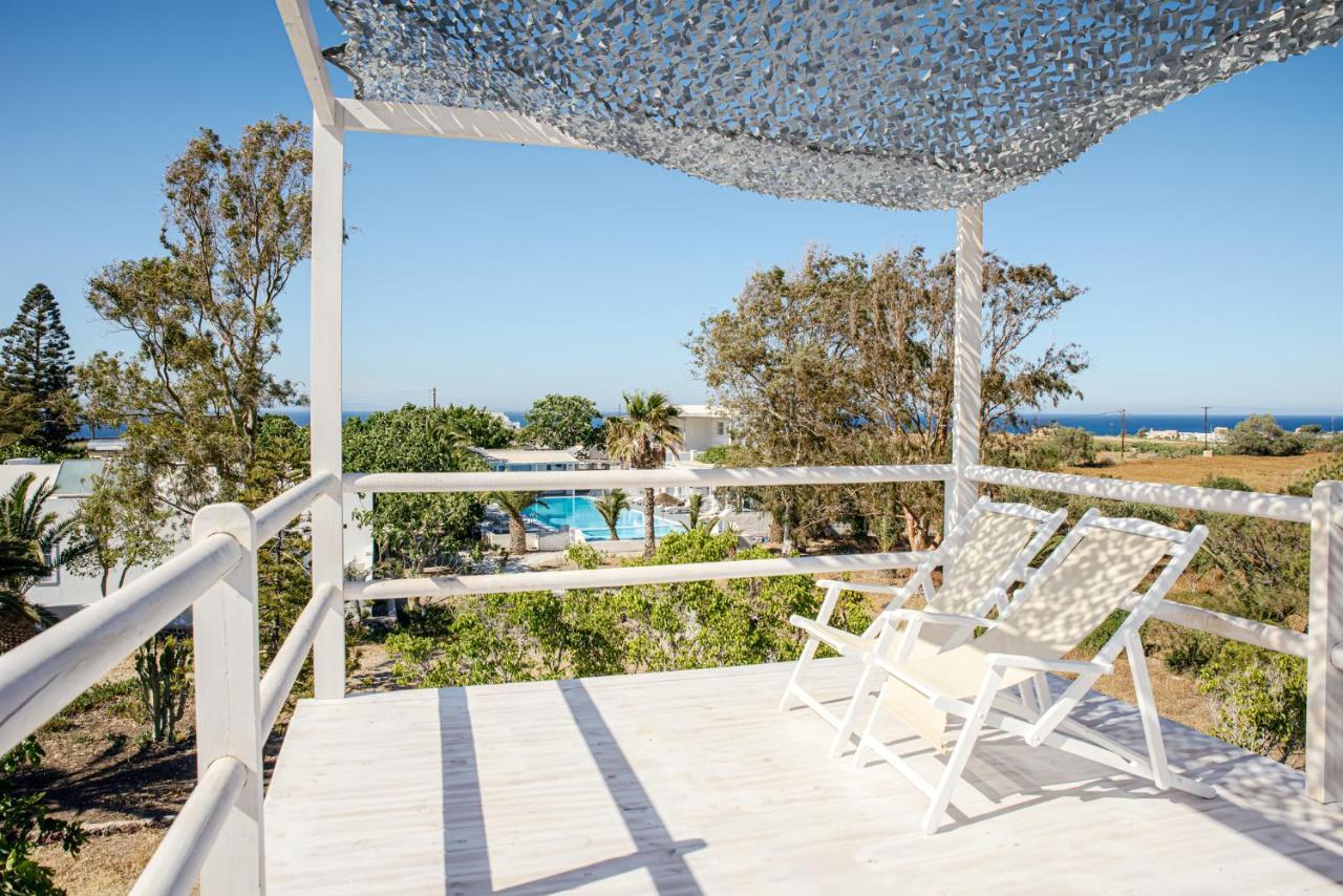 Pelagos Hotel - Oia Exterior photo