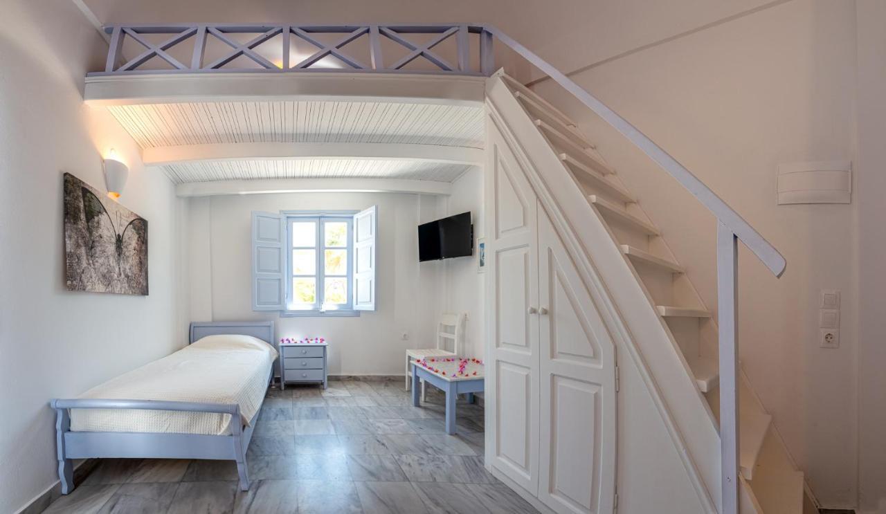 Pelagos Hotel - Oia Exterior photo
