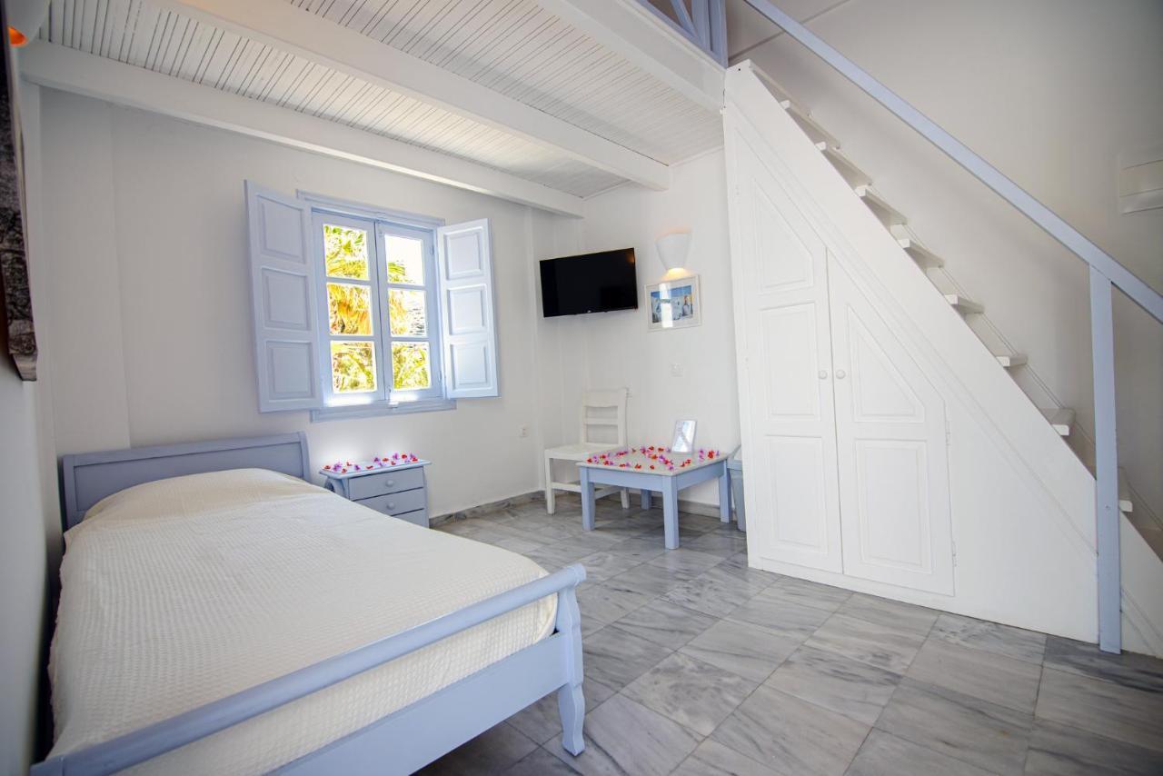 Pelagos Hotel - Oia Exterior photo