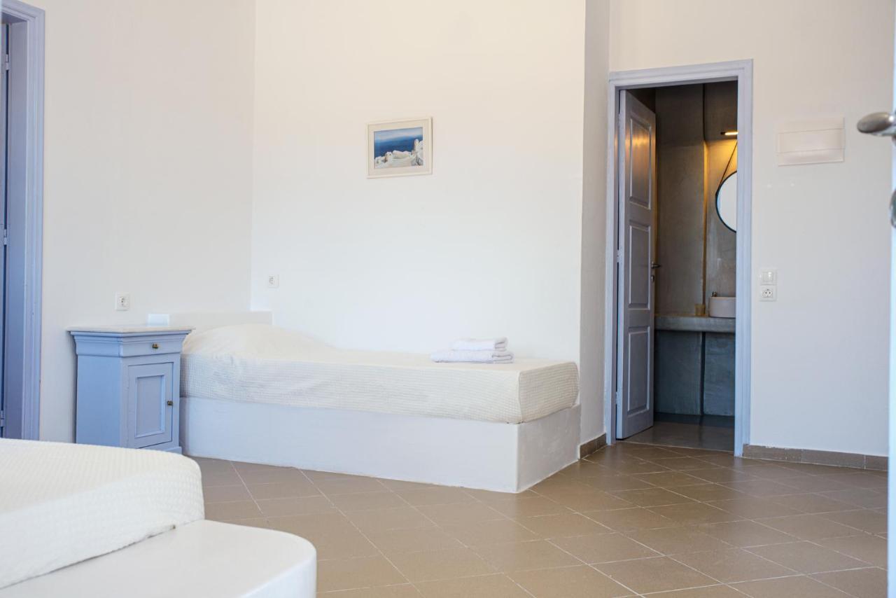 Pelagos Hotel - Oia Exterior photo
