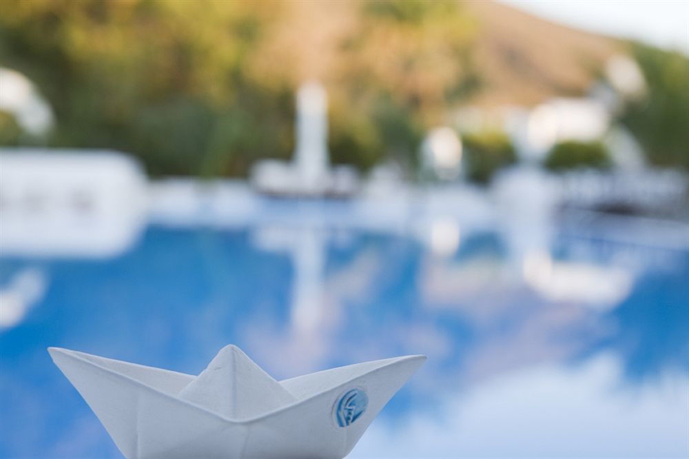 Pelagos Hotel - Oia Exterior photo